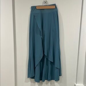 HALARA Maxi Wrap Skirt with shorts